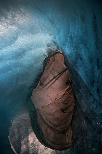Thomas Wrede, Rhonegletscher_inside #21 (aus der Serie "Gletscherprojekt"), 2019, &copy; Thomas Wrede + VG Bild-Kunst