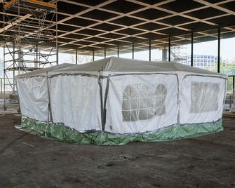 Joachim Brohm, L. Mies van der Rohe, Neue Nationalgalerie Berlin während der Sanierung durch David Chipperfield Architekten (BRG0016), 2020, &copy; Joachim Brohm, VG Bild-Kunst, Bonn