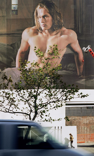 Thomas Wrede, Above Construction (from the series 'Manhattan Picture Worlds'), 2003, &copy; Thomas Wrede, VG Bild-Kunst, Bonn