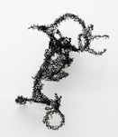 Aljoscha, Wandobjekt in schwarz (unter dem Objekt mit pink), 2012