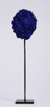 Yves Klein, Blaue Schwammskulptur o. T., SE 323  (Beigabe zum Katalog Haus Lange, Krefeld 1961 "Monochrome und Feuer"), ca. 1960/61