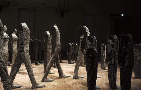 157-2015-03-Magdalena_Abakanowicz_Crowd_and_Individual_2015_Venice_PhotoChemollo-5.jpg (c) Alessandra Chemollo