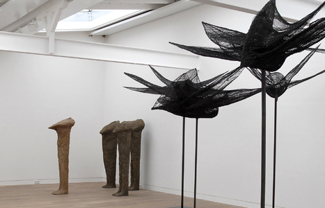 Abakanowicz. Birds Ghosts Congl Spirits BeckEggeling 2008 HOC0001HR.jpg (c) Beck & Eggeleing International Fine Art