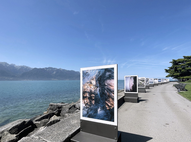 2025_06 WREDE Vevey Glaciers Exhib phone 1535 C detail A5 kl.jpg