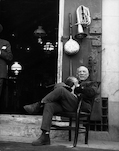Lucien Clergue, Picasso chez l´antiquaire, Arles 1959, 1959 (gedruckt 2008)